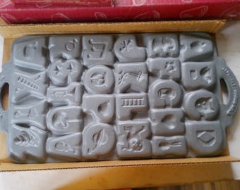 ABC Alphabet Shortbread Pan - cast iron John Wright for William Sonoma 2003 - new unused condition