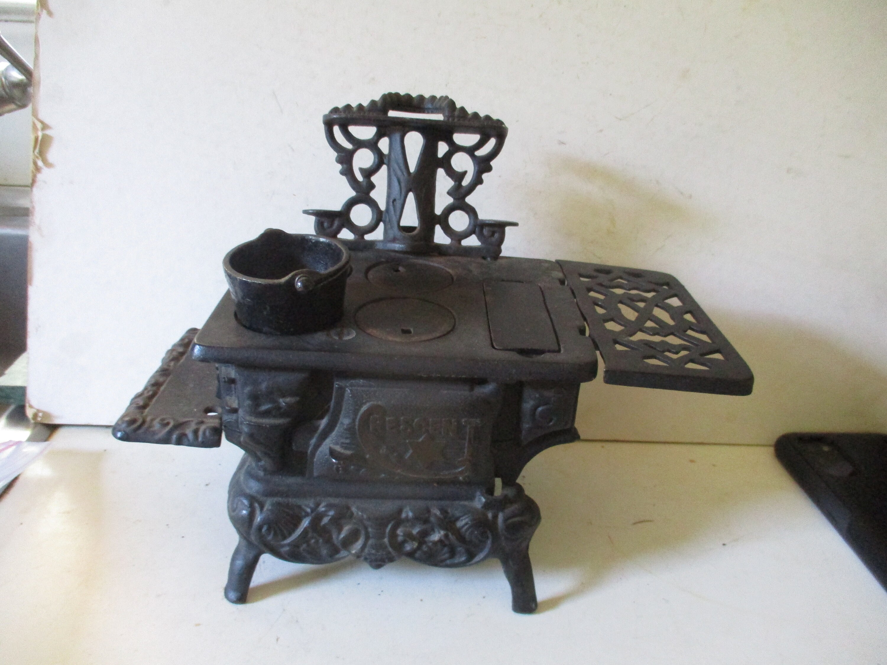 Crescent Cast Iron Miniature Stove With 3 Burner Covers and - Etsy Canada