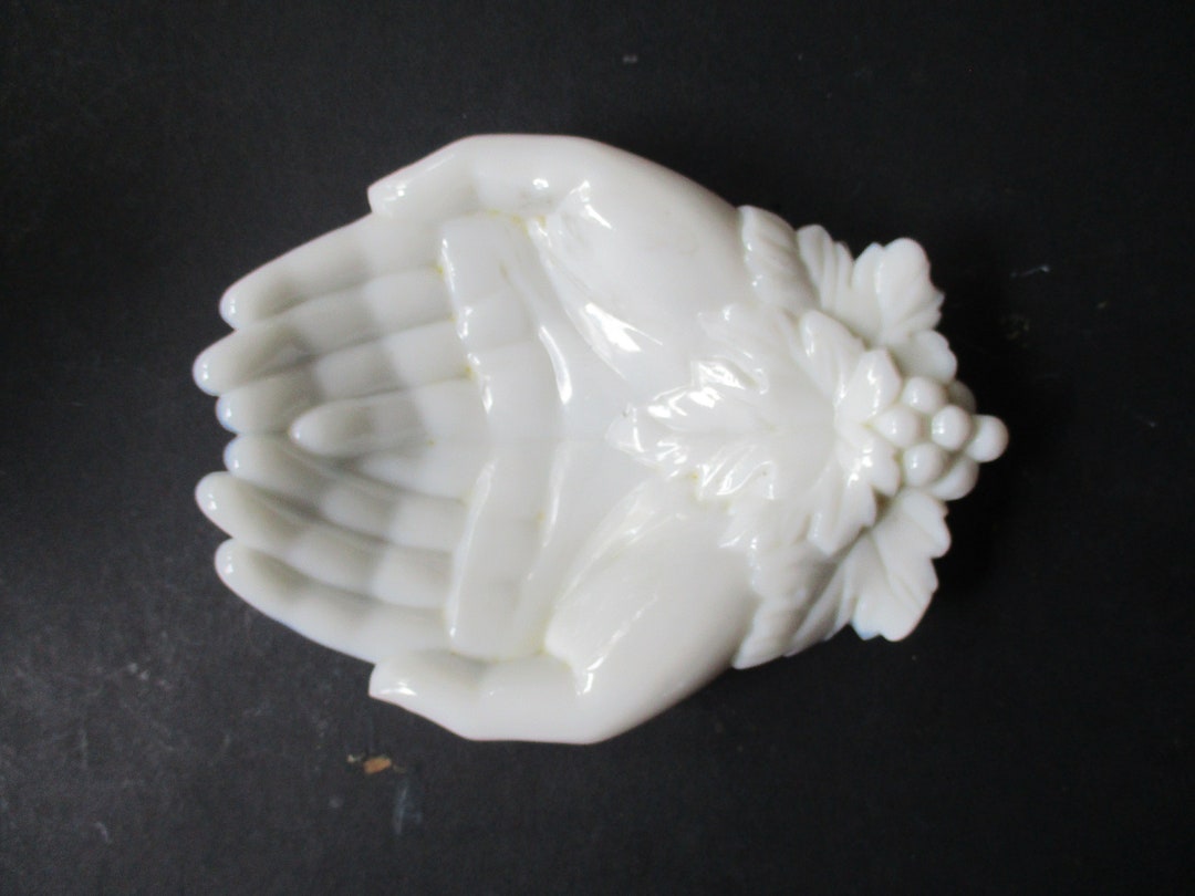 Westmoreland Milk Glass Hands 7.5 X 6 X 1.5 Form for Soap Dish, Coins