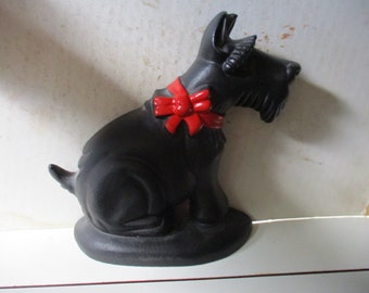 Cast Iron Scotch Terrier Doorstop or Bookend - fun functional 3 lb form 7.27" high x 7.5" x 2" - like new condition