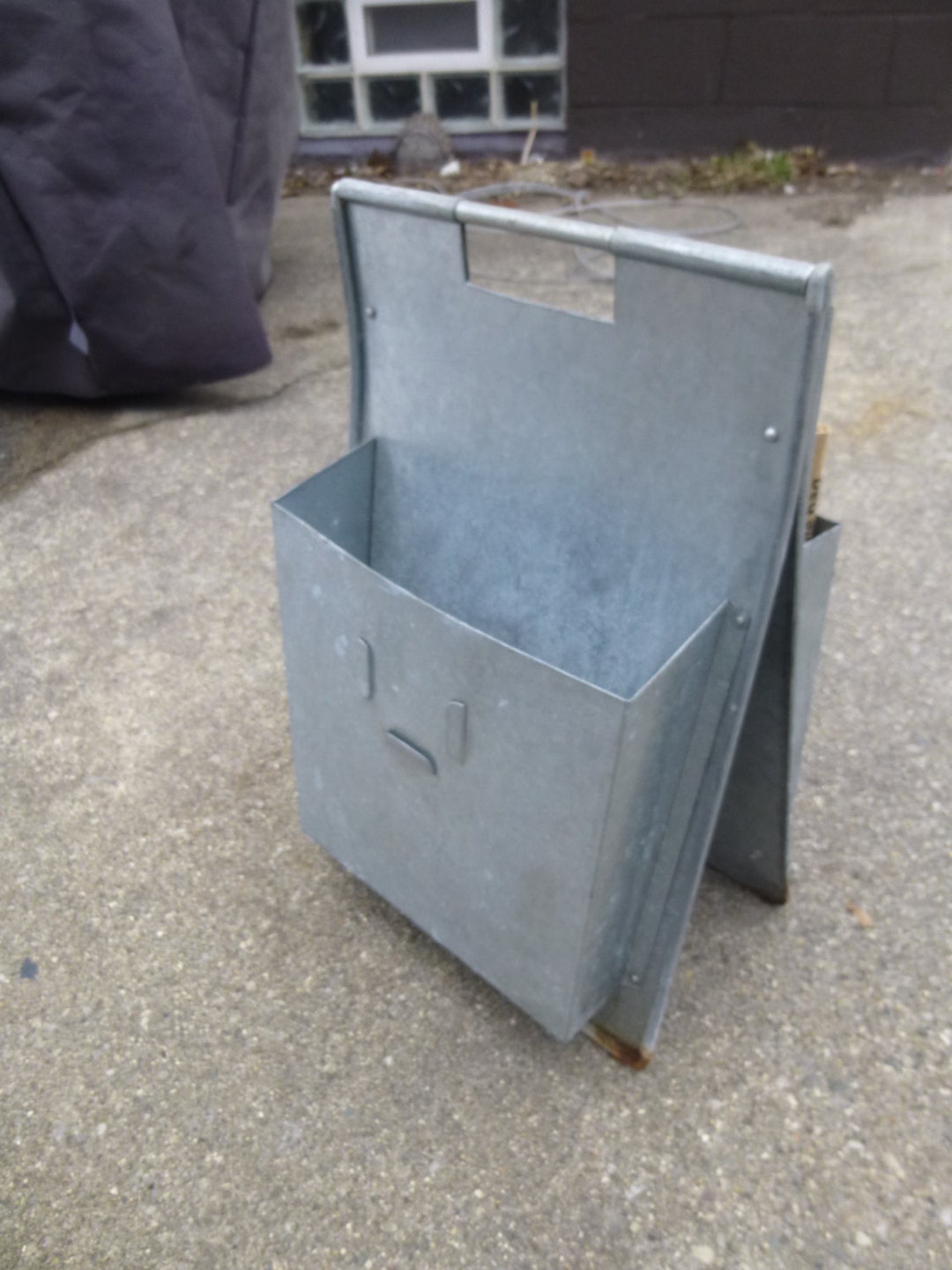Funky 50s Industrial Style Sheet Steel Double Sided Magazine Rack ...