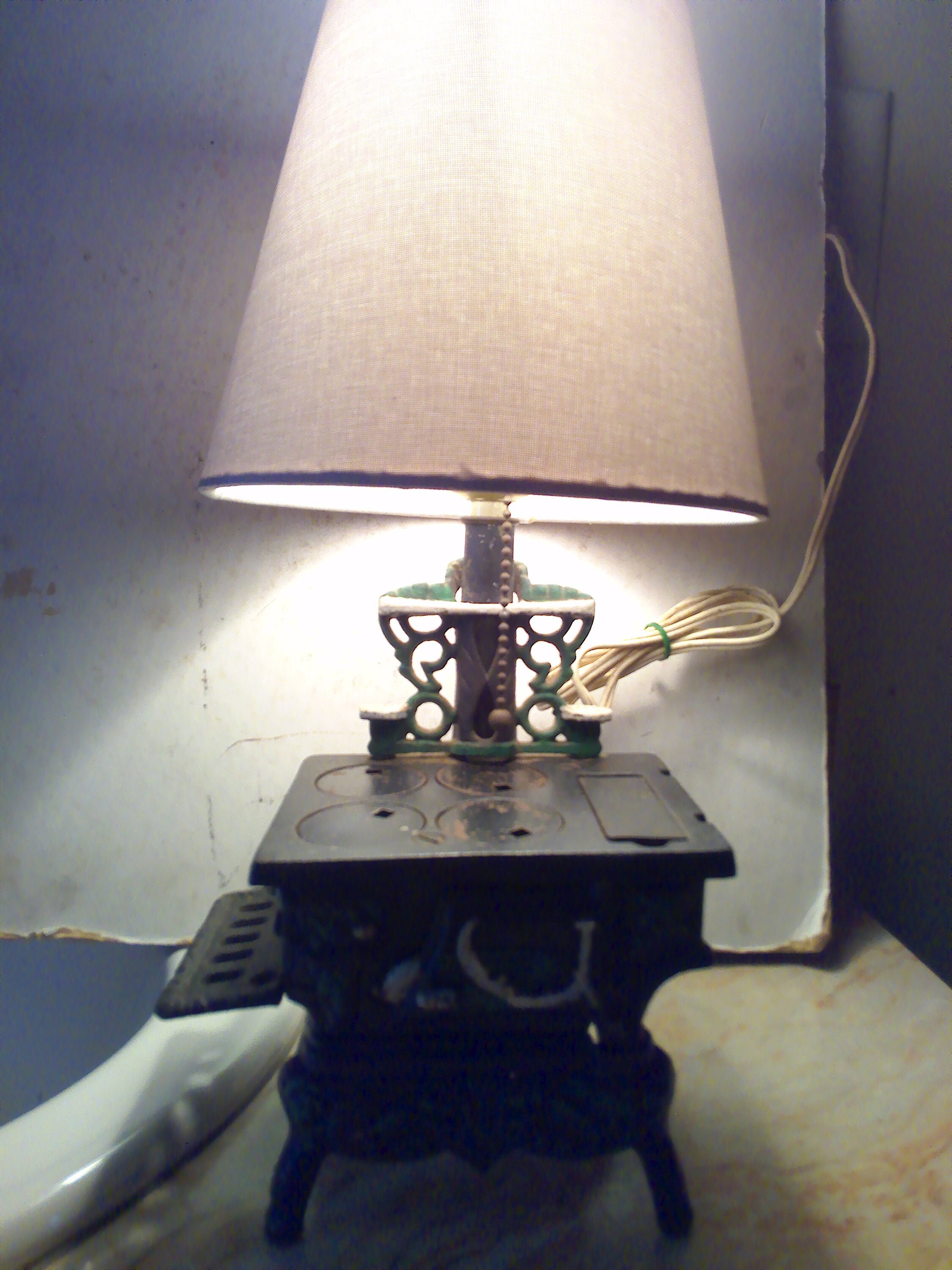 Crescent Cast Iron Stove TABLE LAMP With 4 Stove Covers and