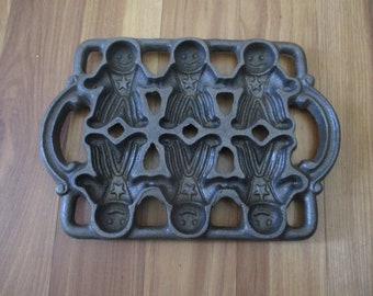 John Wright Gingerbread Man Mold - makes 6 figures 2.75" high x 1/2" deep - new unused condition