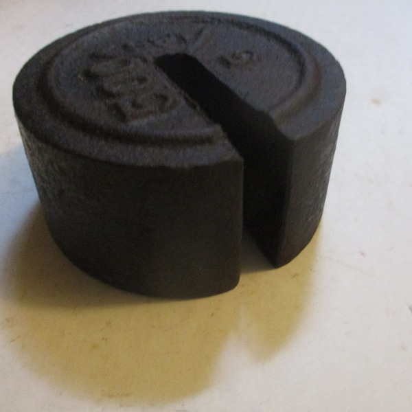 Slotted Scale Weight - Antique Cast Iron form - weighs 5 lbs marked 500  - great paperweight, doorstop or decor