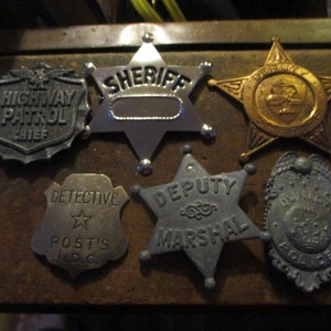 Vintage 1950's / 1960's Gonher / Barval Sheriff Star Pin Badge - Set Of 12  On Shop Display Card - Un Punched