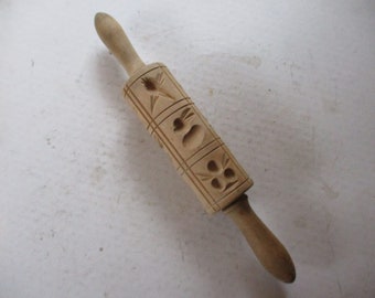 Springerle Rolling Pin - shortbread and cookie roller - 13" long form in great condition - Makes 12 nature images