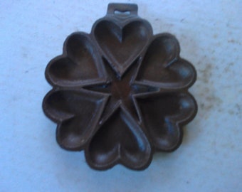 Cast Iron Cornbread and Muffin Pan - makes 6 hearts 2.25" high and wide - and a single 3" star = 6" diameter form .6" deep