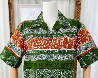 Vintage 1960s Tiki Barkcloth Aloha Hawaiian Shirt with Loop Collar and Pattern-Matched Pocket L