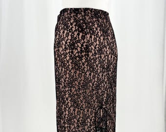 Vintage 1950-60s Beautiful Black and Pink Lace Overlay Half Slip M