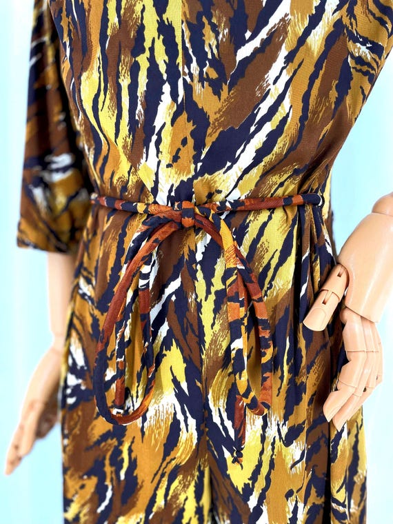 Vintage 1960s Killer Slinky Tiger Print Lounge Jumpsuit S-M View 4