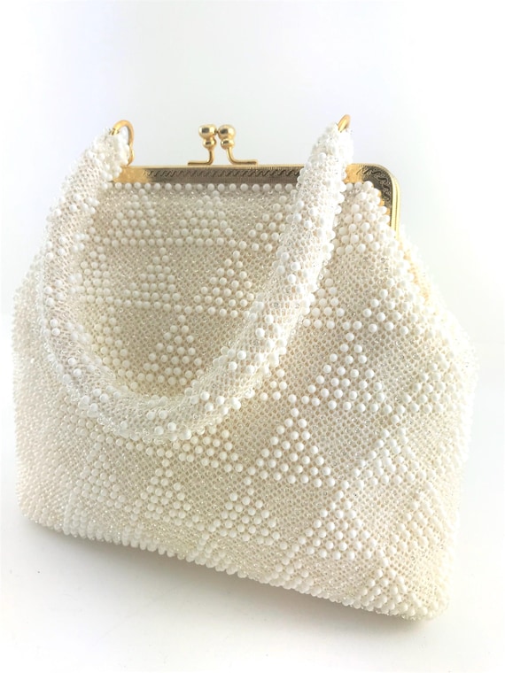 Vintage 1960s White Bobble Candy Dot Beaded Kisslock Handbag  display picture 2