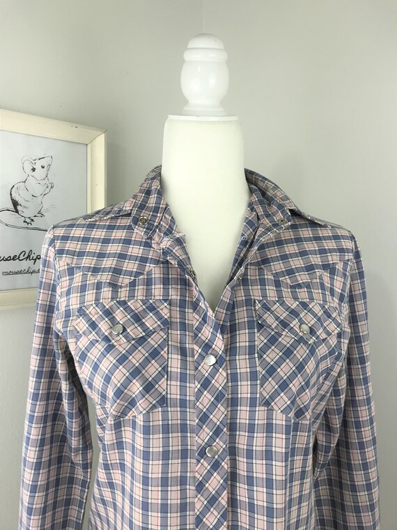 1980s Pink and Blue Plaid Pearl Button Snaps Supe… - image 9