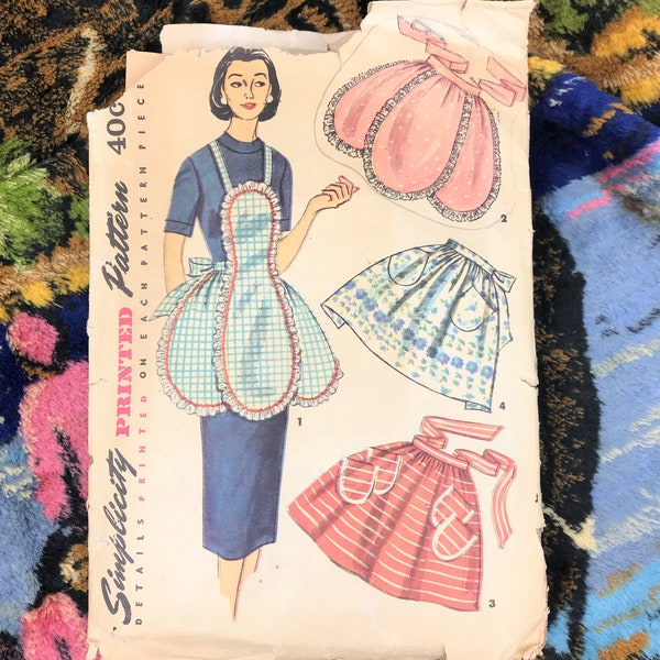 Vintage 1950s Atomic Hostess Fancy Apron with Trims Simplicity Pattern