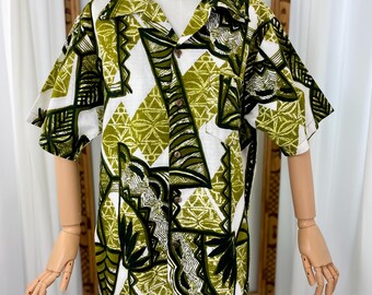 Vintage 1960s Barkcloth Aloha Hawaiian Tiki Shirt with Crest Buttons L-XL