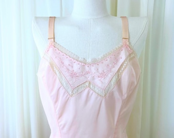 Vintage 1940s-Early 50s Pale Blush Pink Rayon Taffetta Embroidered Lace Slip with Pleated Ruffles