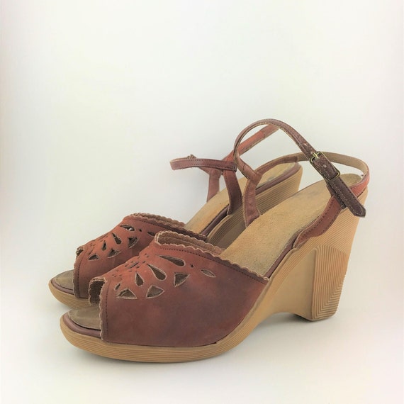 Vintage 1970s Sbicca Platform Wedge Sandals - Gem