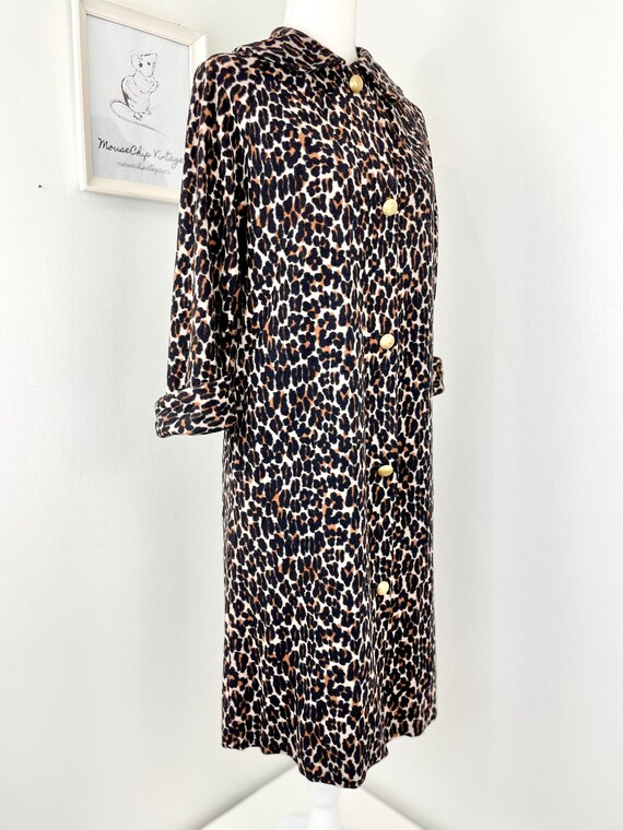 Vintage 1960s Leopard Print Housecoat Robe with G… - image 4