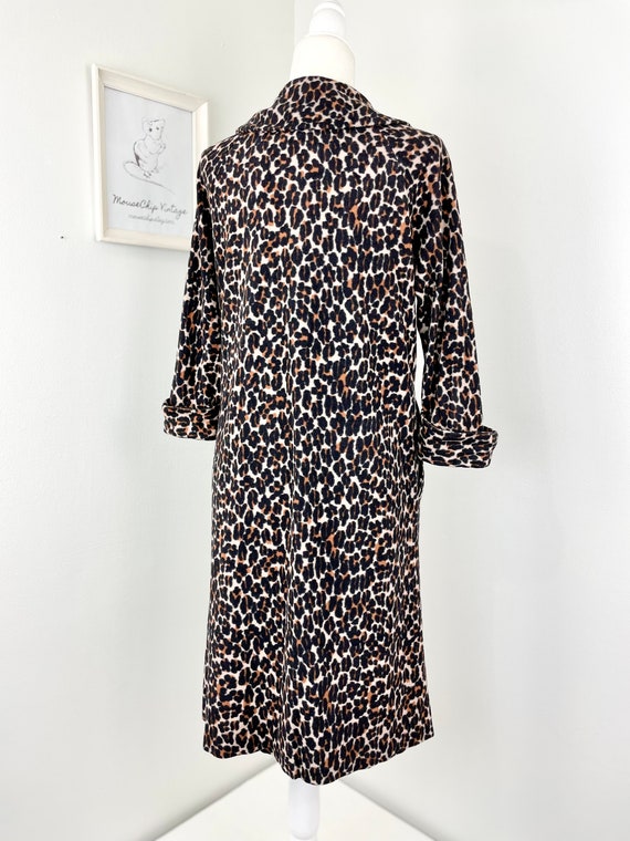 Vintage 1960s Leopard Print Housecoat Robe with G… - image 5