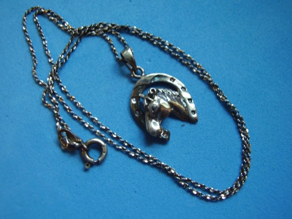 Vintage Sterling Silver Horse Head in Horse Shoe … - image 2