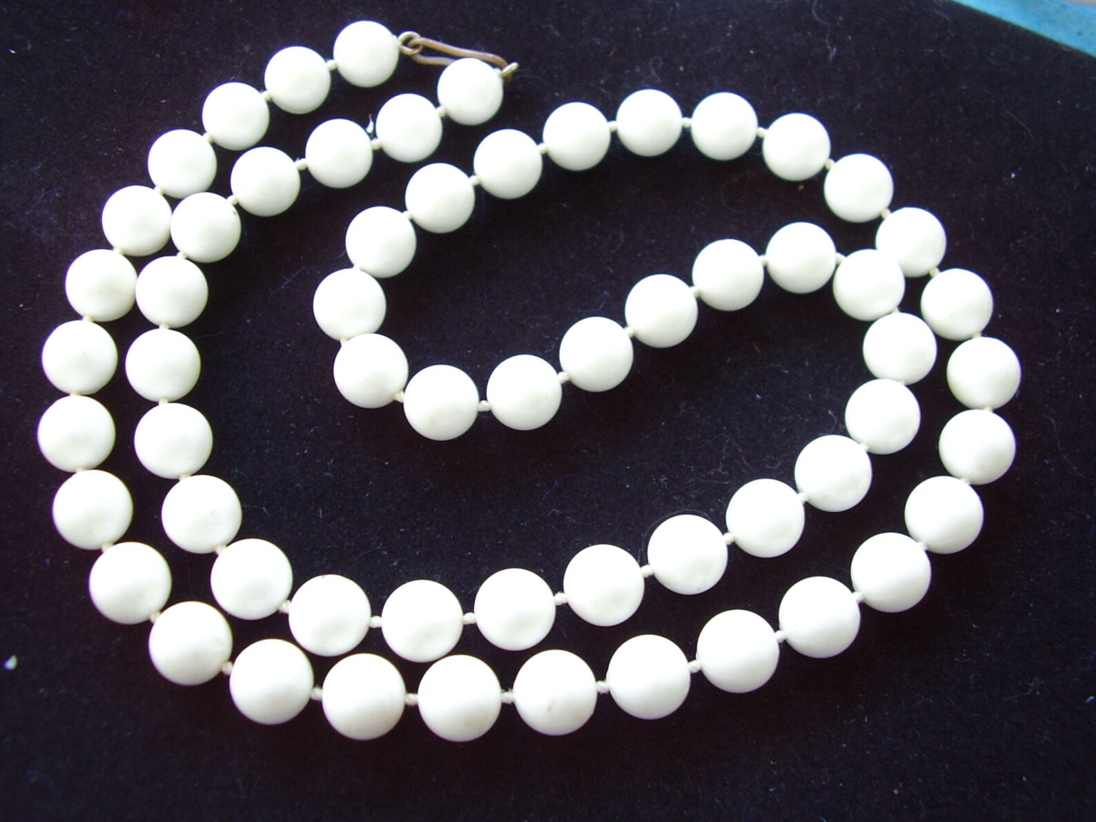 Vintage Knotted White Plastic Bead Necklace Etsy