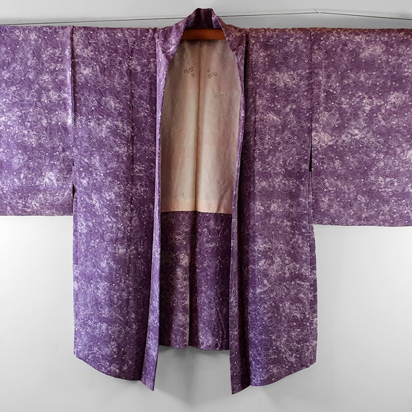 SALE! Purple Shibori Silk with Abstract Flower Motif 1970s Vintage Japanese Haori Mon Kinsha Kimono Jacket