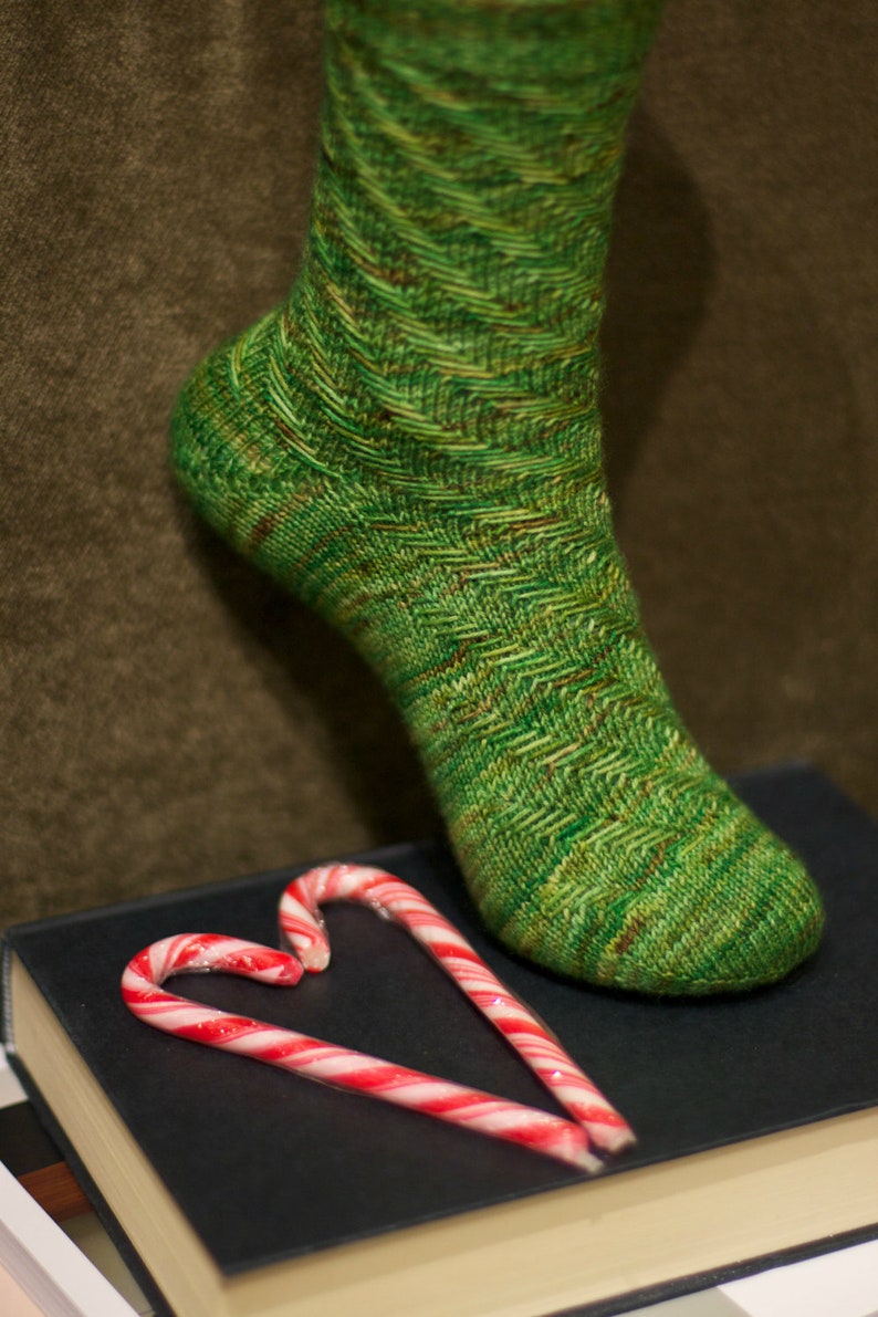 PDF Knitting Pattern Peppermint Mocha Socks