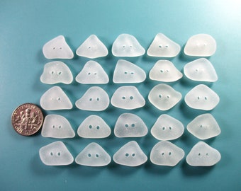 GENUINE SEA GLASS 18mm Botones 25 Impecable Dos Agujeros Blanco Claro Real Surf Caído Natural Raw Beach Seaglass Coser Cuentas de Punto Pero 362