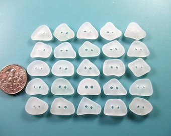 GENUINE SEA GLASS 13mm Botones 25 Impecable Dos Agujeros Blanco Claro Real Surf Caído Natural Raw Beach Seaglass Coser Cuentas de Punto Pero 359