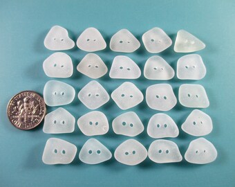 GENUINE SEA GLASS 14mm Botones 25 Impecable Dos Agujeros Blanco Claro Real Surf Caído Natural Raw Beach Seaglass Coser Cuentas de Punto Pero 356