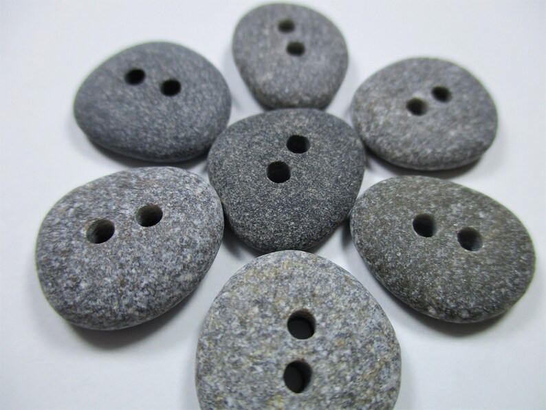 BEACH STONE BUTTONS 17mm Flawless Two Hole Black Dark Grey Gray 7 Surf Tumbled Natural Greek Stones Sewing Knitting Big Rock Button Peb 2073