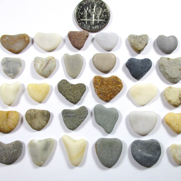 BEACH STONE HEARTS 30 Black Brown Beige Grey White Real Surf Tumbled Unaltered Natural Stones Pebble Rock Art Craft Jewelry Beads Peb 2638