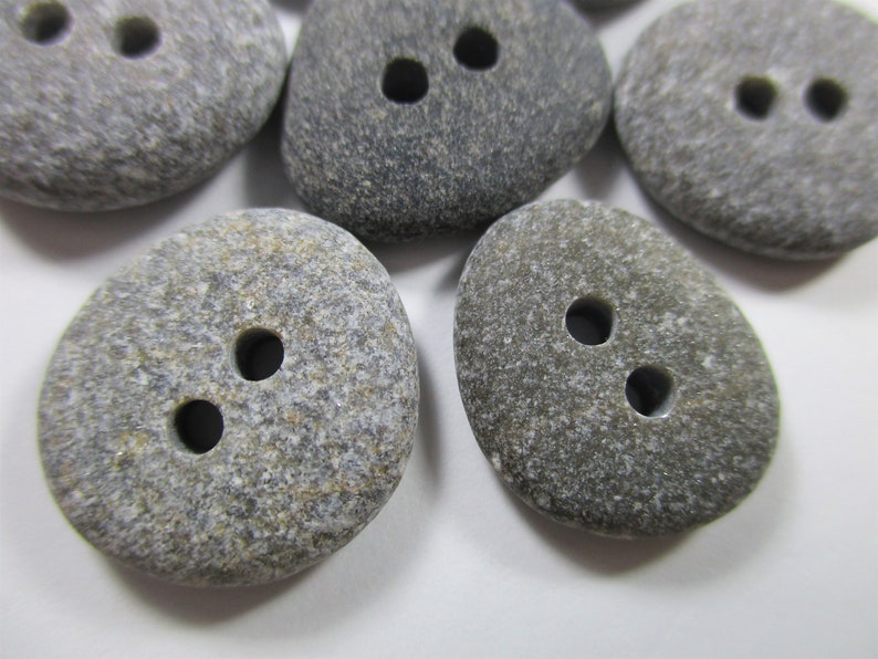 BEACH STONE BUTTONS 17mm Flawless Two Hole Black Dark Grey Gray 7 Surf Tumbled Natural Greek Stones Sewing Knitting Big Rock Button Peb 2073