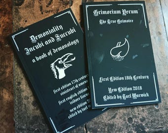 Libros de demonología. Se venden por lotes de 2.