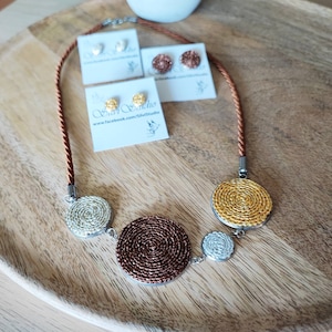 Jewellery set, crocheted necklace and three pairs stud earrings. Autumn colours jewelry kit, geometric necklace