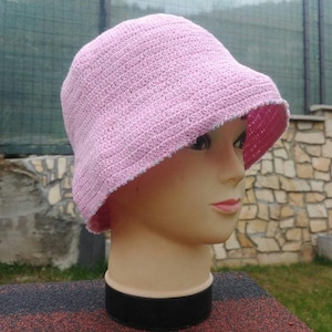Pink bucket hat wiht beads
