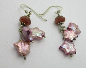 Mauve Pink Pearl Star Earrings, Star Dangle Earrings, Pearl Dangle Earrings, Boho Pearl Earrings
