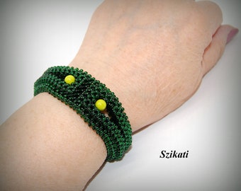 Green Metal-free Beadwoven Bracelet, Women's Accessory, OOAK Beaded High Fashion Jewelry, Gift for Her, Original Beadwork, Unique Bead Art