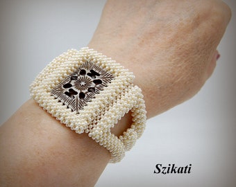 Beige Metal-free Beadwoven Bracelet, OOAK Beaded High Fashion Jewelry, Elegant Women's Accessory, Gift for Her, Original Beadwork, Bead Art