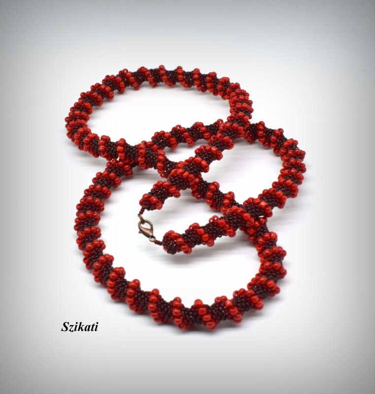 Sautoir Et Boucles D'Oreilles En Perles Cristal Rouge Bordeaux - Finition Métal Argenté - Neuf Avec étiquettes