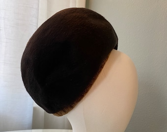Adolfo Fur Hat New York Paris Vintage Saks Fifth Avenue, Women’s Small ADOLFO II New York Paris Ladies Fur Hat- VINTAGE Saks Fifth  main image 3