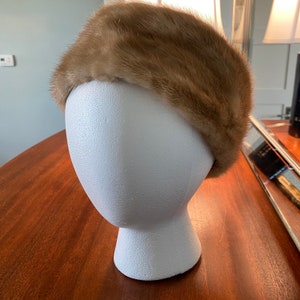 Gus Mayer Vintage Blonde Mink Fur Pillbox Hat - Etsy India display picture 1