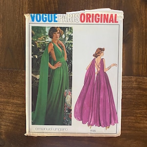 Może przedstawiać: Vintage wzór szycia Vogue Paris Original z zieloną i fioletową suknią wieczorową. Wzór zawiera tekst "VOGUE PARIS ORIGINAL" i nazwisko projektanta "emanuel ungaro."