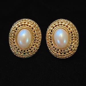 Les Bernard Gold & Faux Mabe Pearl Clip Earrings 1980s