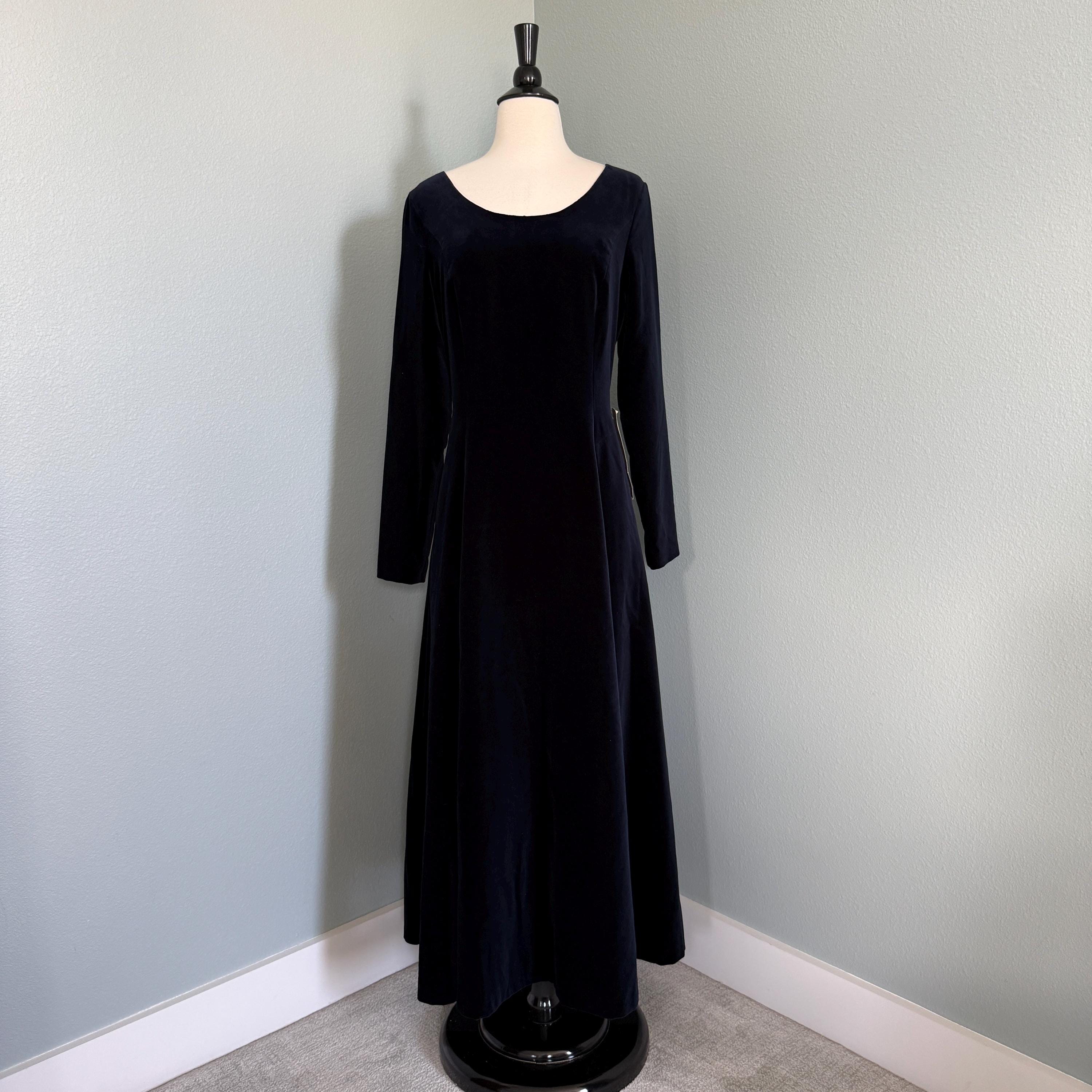 free people green velvet dress Free People Emerald Green Dress with Velvet Sweetheart Neckline Bustie –  The Thrifty Hippy main image 1