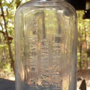 MISSOURI DRUGSTORE BOTTLE-Liersch&#39;s Pharmacy-Kansas City-c1890s