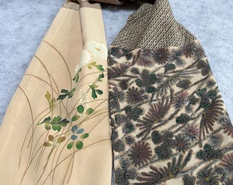 Pañuelo kimono de seda en tonos tierra con flores y hojas
