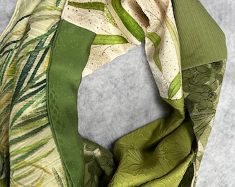 Bufanda infinita de kimono de seda con estampado floral verde. Envío gratuito a EE. UU.