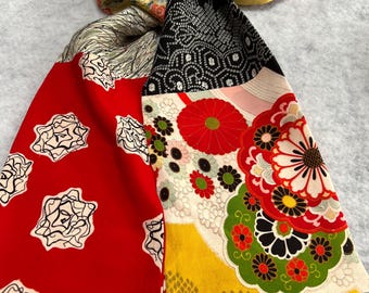 Pañuelo kimono de seda en tonos rojo vivo, amarillo y negro