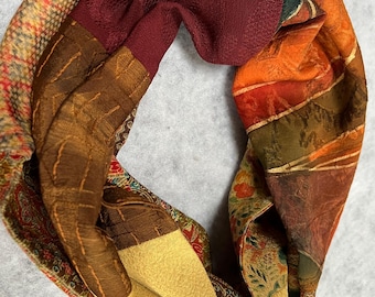 Bufanda infinita de seda en colores otoñales