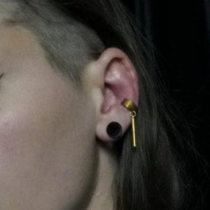 Short Bar Earcuff / Brass